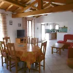 Maison Confortable à Pour 6 Pers., Proche - Fr-1-823-104