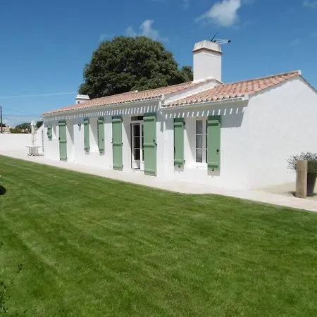 Maison Confortable A Pour 6 Pers., Proche - Fr-1-823-104 Hébergement de vacances *